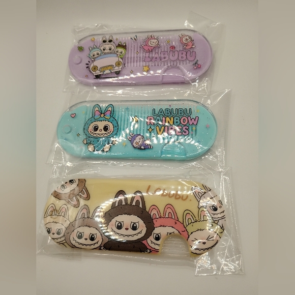 Labubu 54 Color Makeup Palette and 6 Lip Gloss Set With 3 Combs - Picture 4 of 6